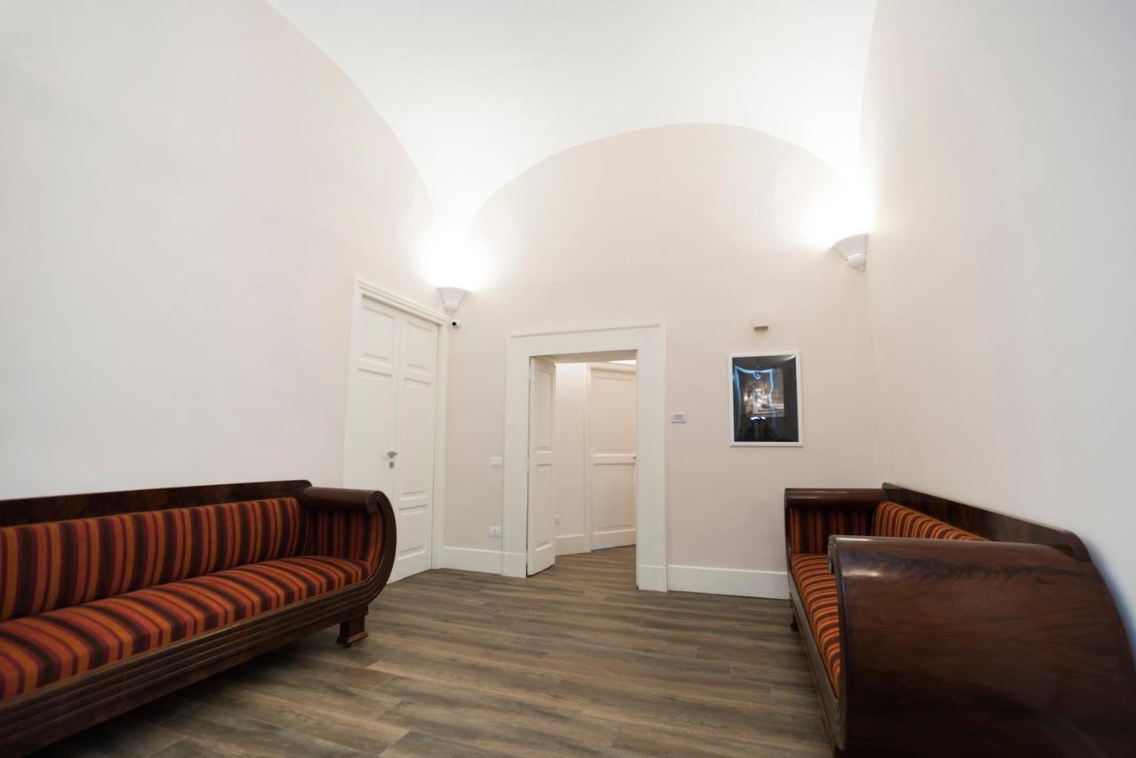Foro Carolino S&b 2* Naples
