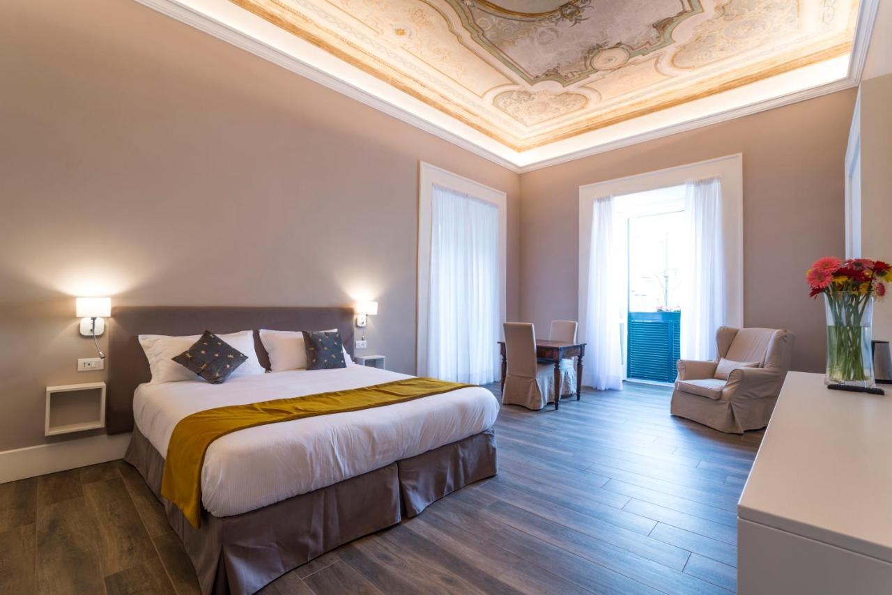 Foro Carolino S&b 2* Napoli